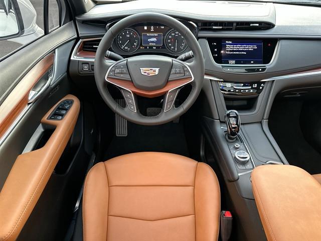 new 2025 Cadillac XT5 car, priced at $52,590
