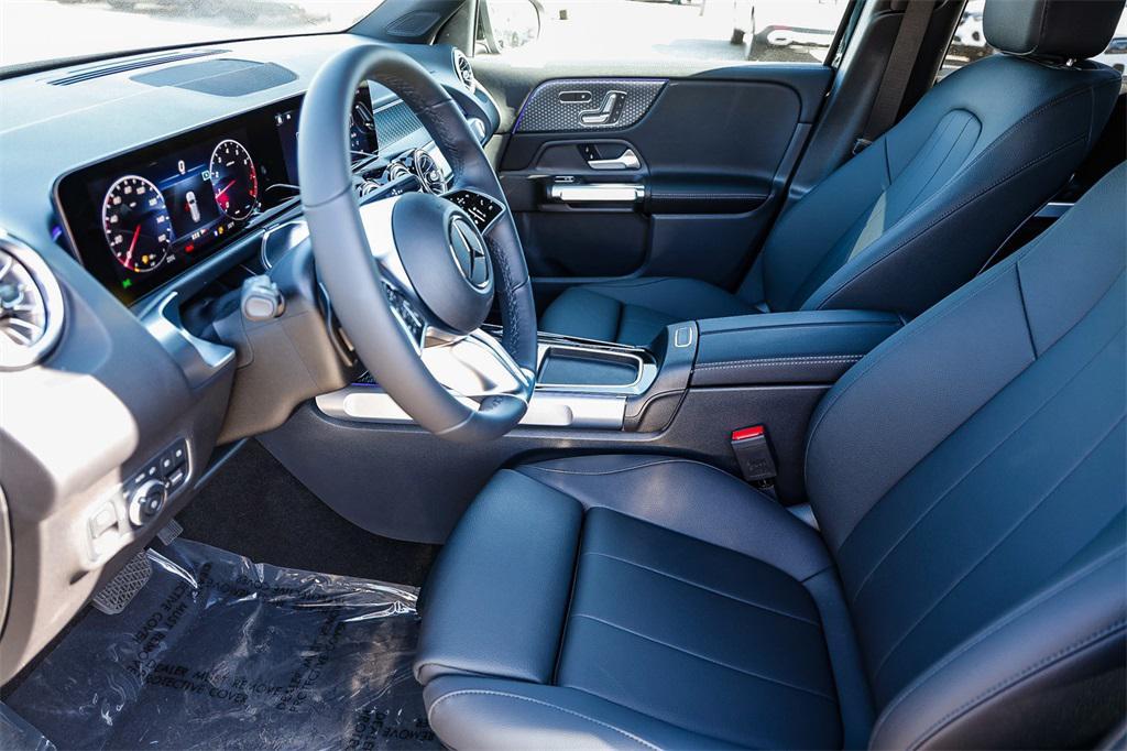 new 2025 Mercedes-Benz GLB 250 car, priced at $47,305