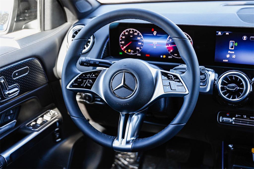 new 2025 Mercedes-Benz GLB 250 car, priced at $47,305