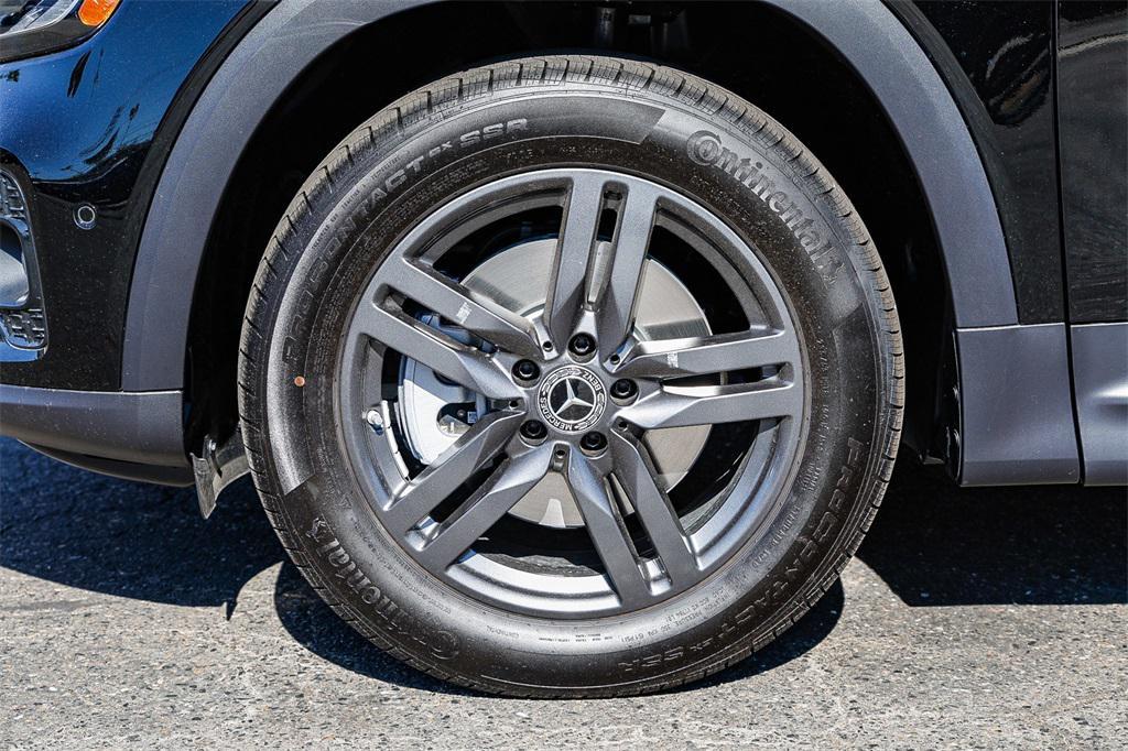 new 2025 Mercedes-Benz GLB 250 car, priced at $47,305