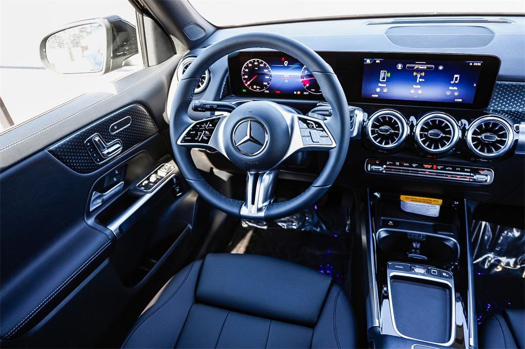 new 2025 Mercedes-Benz GLB 250 car, priced at $47,305