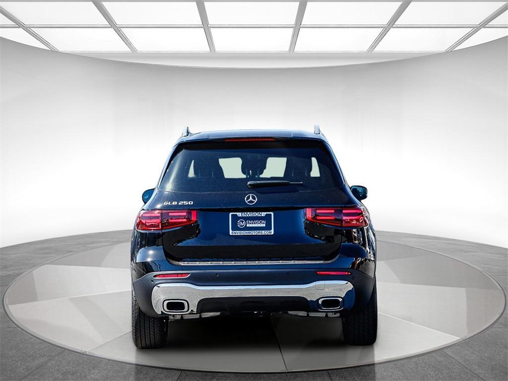 new 2025 Mercedes-Benz GLB 250 car, priced at $47,305