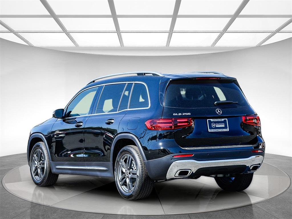 new 2025 Mercedes-Benz GLB 250 car, priced at $47,305