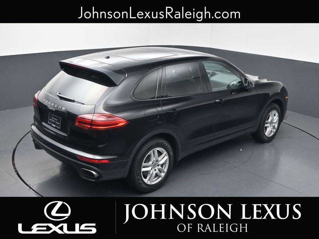 Porsche Cayenne view 28