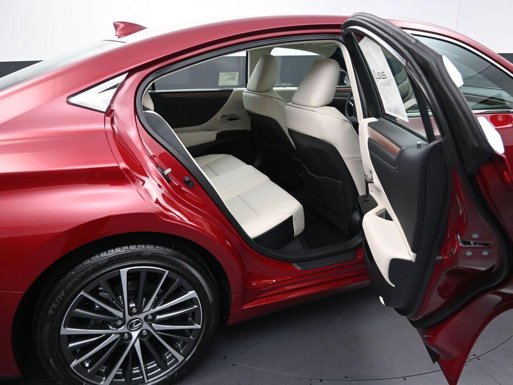 new 2025 Lexus ES 350 car, priced at $47,964