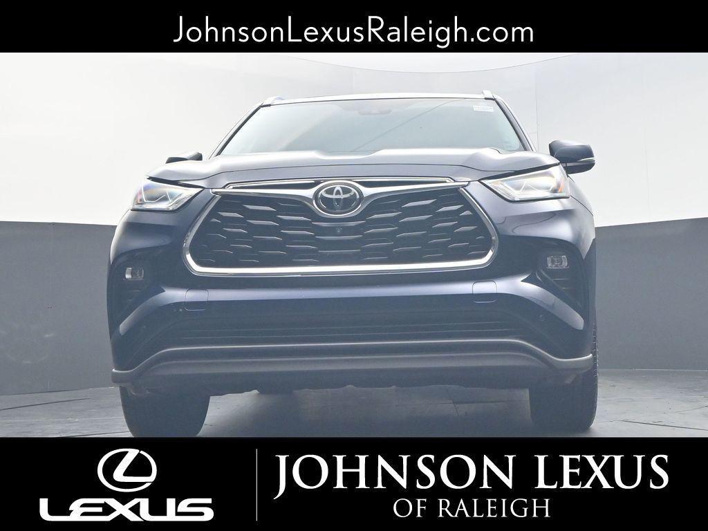 used 2020 Toyota Highlander car, priced at $33,980