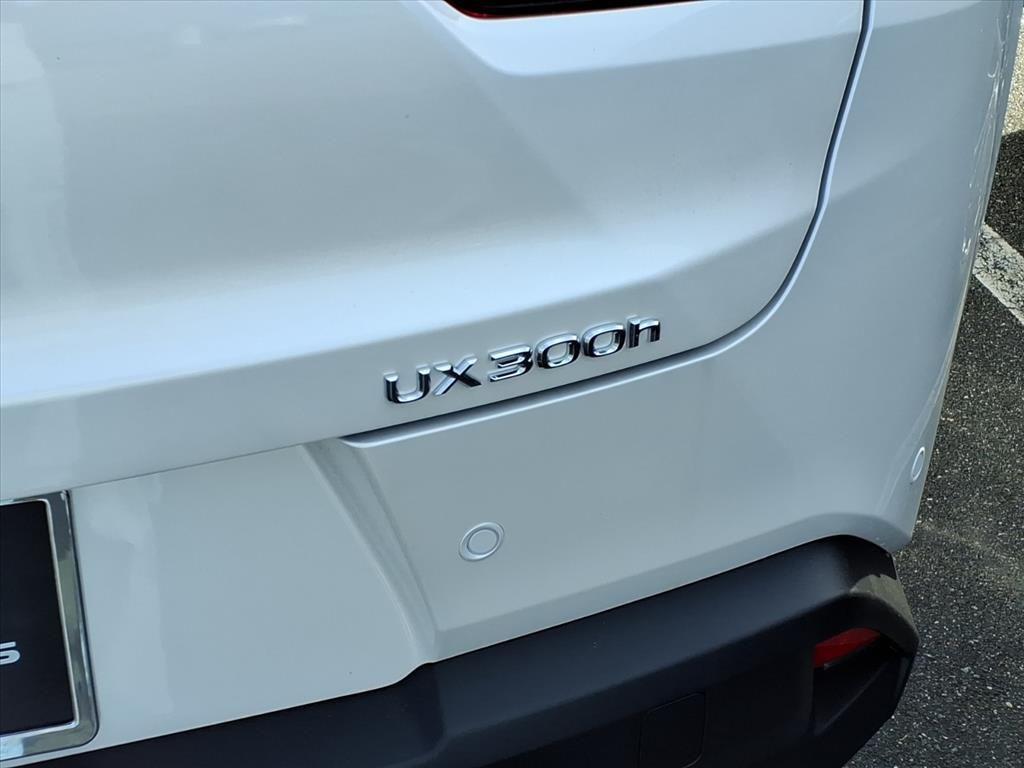 new 2025 Lexus UX 300h car, priced at $43,194