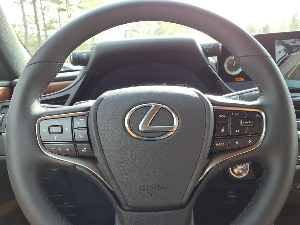 new 2025 Lexus ES 350 car, priced at $50,193