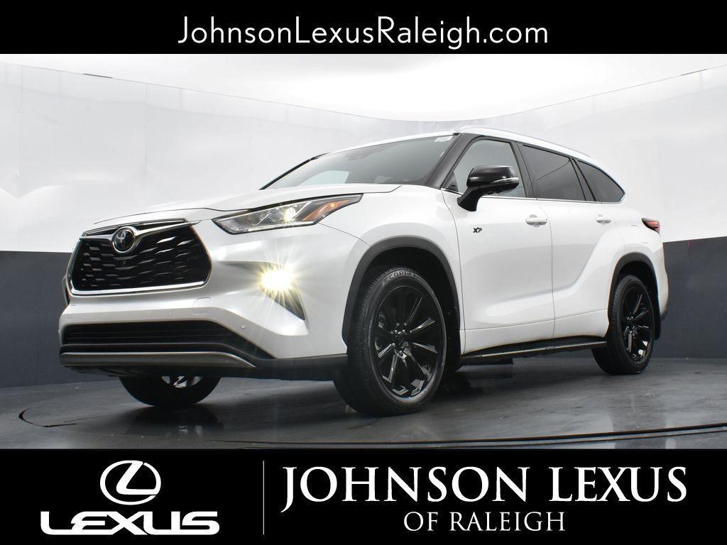 used 2024 Toyota Highlander car, priced at $43,980