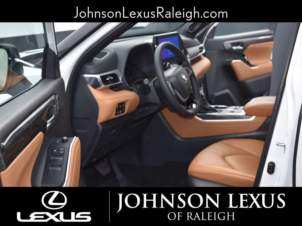 used 2024 Toyota Highlander car, priced at $43,980