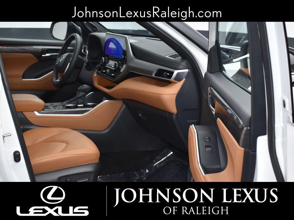 used 2024 Toyota Highlander car, priced at $43,980