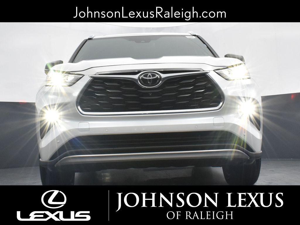 used 2024 Toyota Highlander car, priced at $43,980