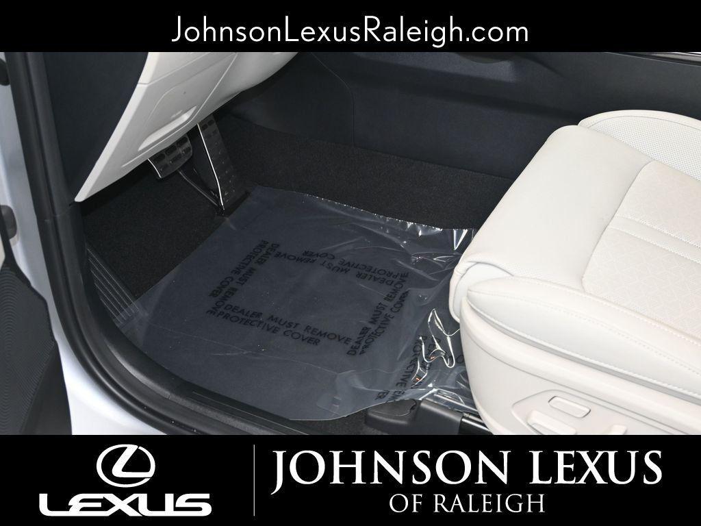 used 2023 Kia Sorento Hybrid car, priced at $35,444