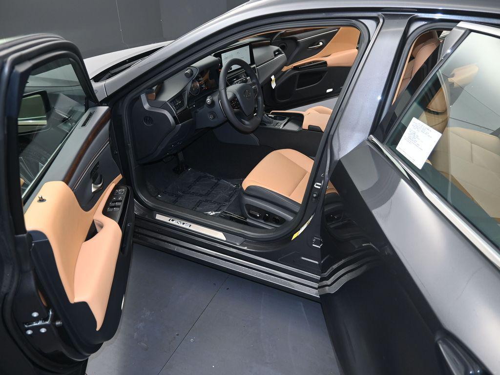 new 2025 Lexus ES 350 car, priced at $51,533