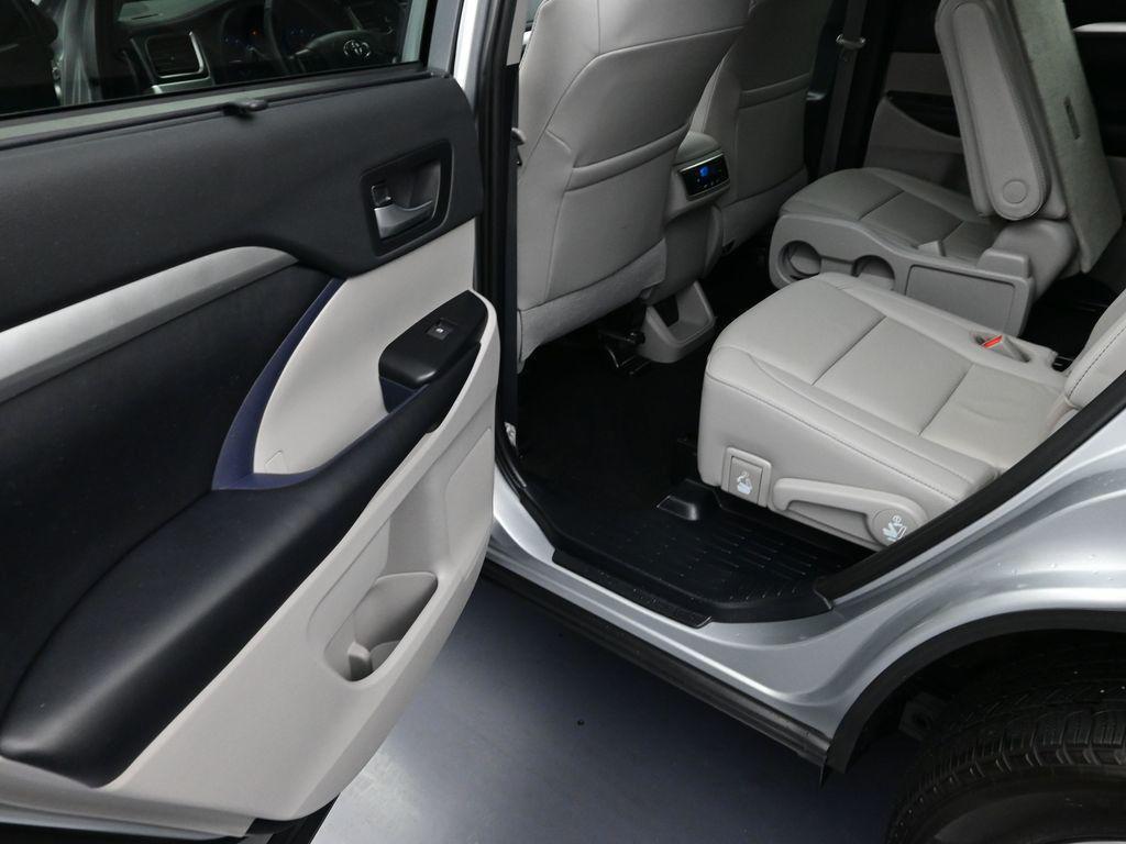 used 2019 Toyota Highlander car, priced at $26,630