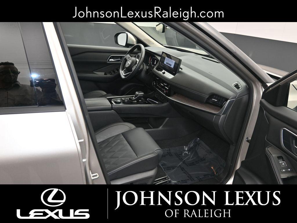 used 2024 Nissan Rogue car, priced at $32,788