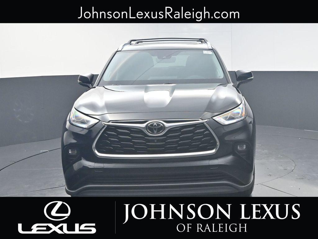 used 2021 Toyota Highlander car, priced at $29,897