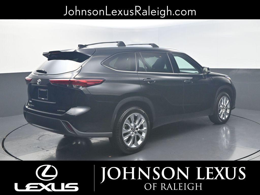used 2021 Toyota Highlander car, priced at $29,897
