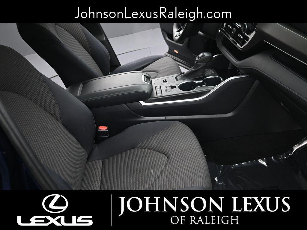 used 2020 Toyota Highlander car, priced at $23,277