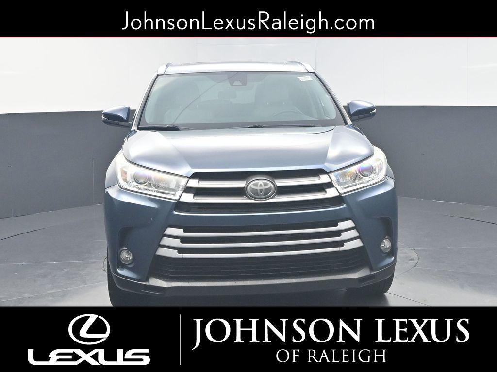 used 2019 Toyota Highlander car, priced at $32,980