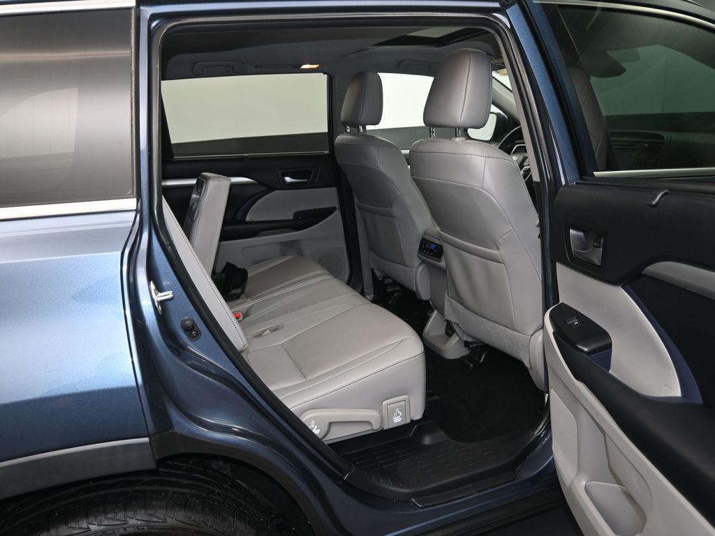 used 2019 Toyota Highlander car, priced at $32,980
