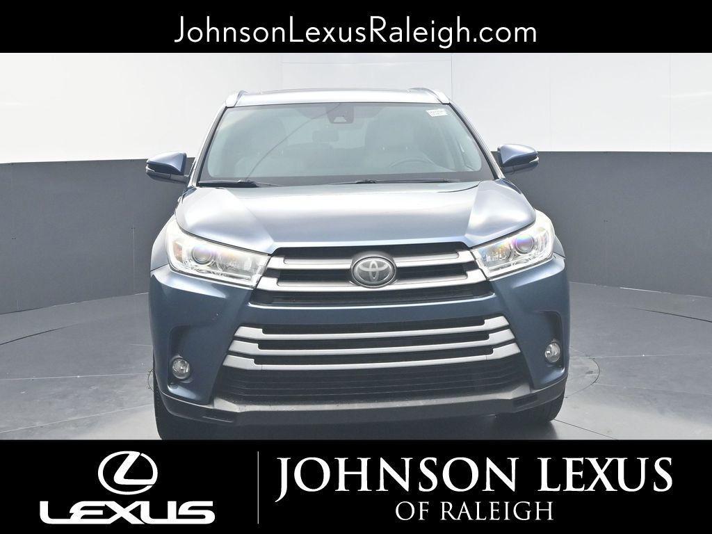 used 2019 Toyota Highlander car, priced at $29,887