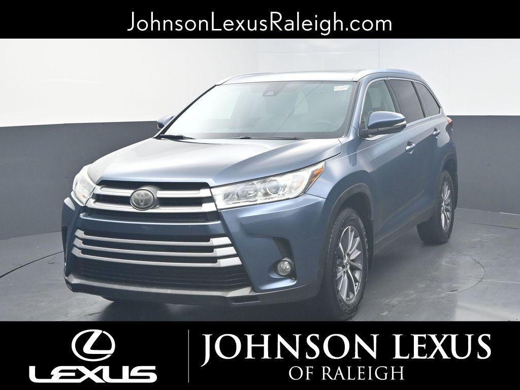 used 2019 Toyota Highlander car, priced at $29,887