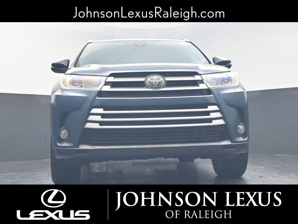 used 2019 Toyota Highlander car, priced at $32,980