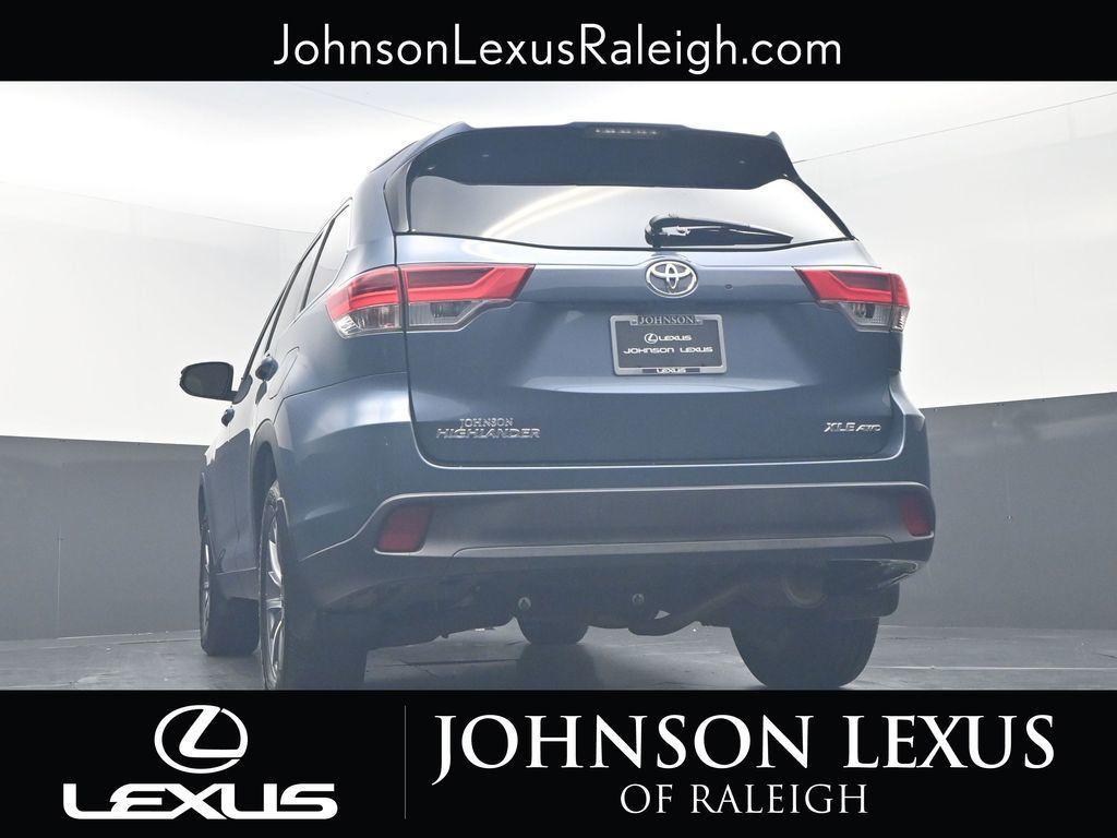 used 2019 Toyota Highlander car, priced at $32,980