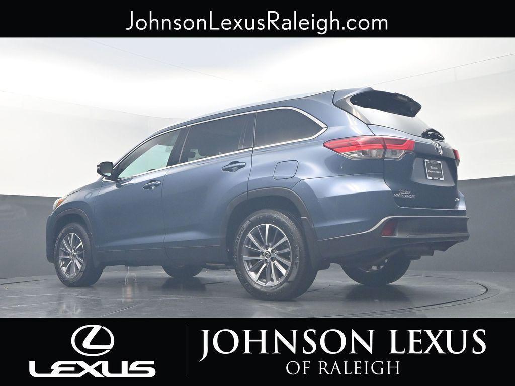 used 2019 Toyota Highlander car, priced at $32,980
