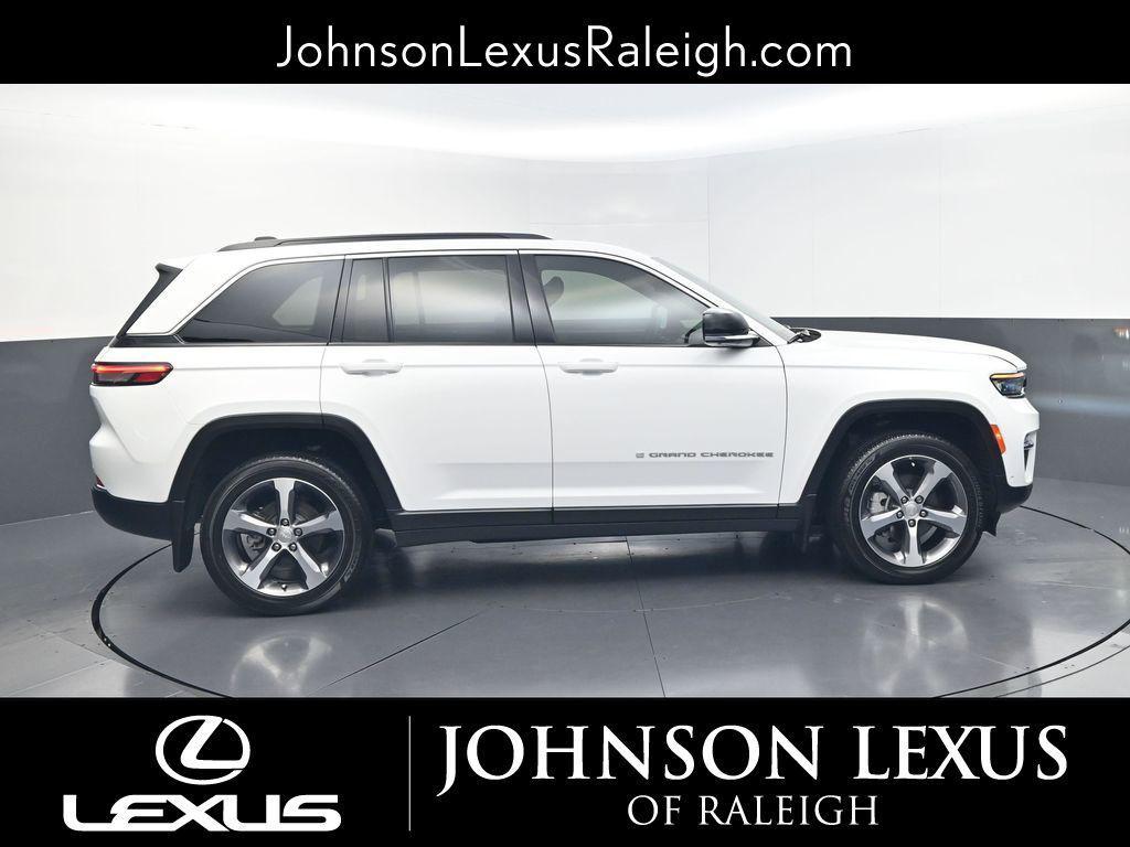 used 2024 Jeep Grand Cherokee car, priced at $37,980