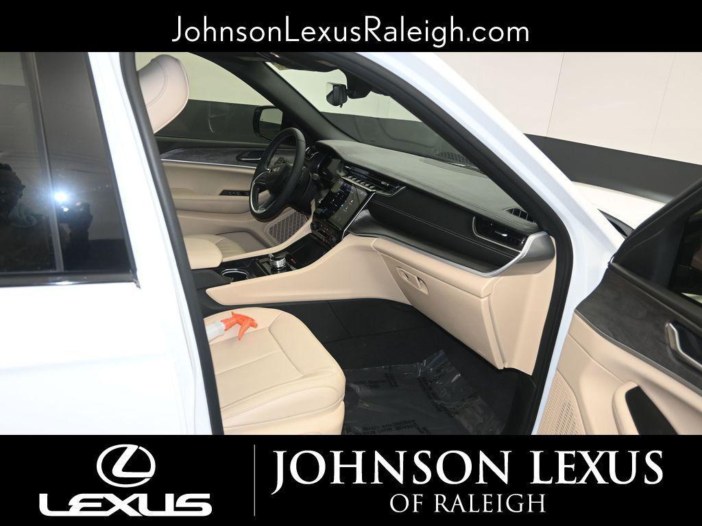 used 2024 Jeep Grand Cherokee car, priced at $37,980