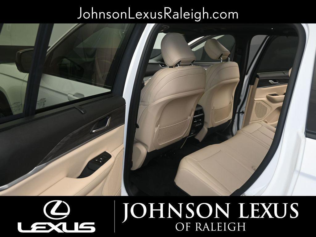 used 2024 Jeep Grand Cherokee car, priced at $37,980