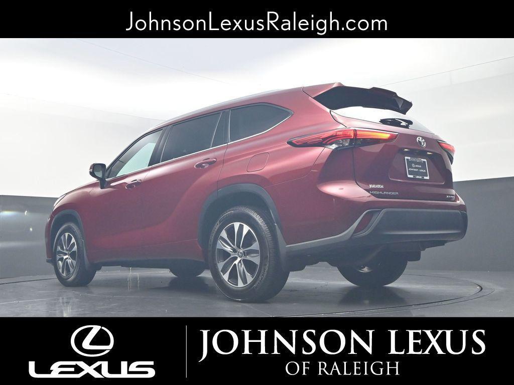 used 2022 Toyota Highlander car, priced at $27,958