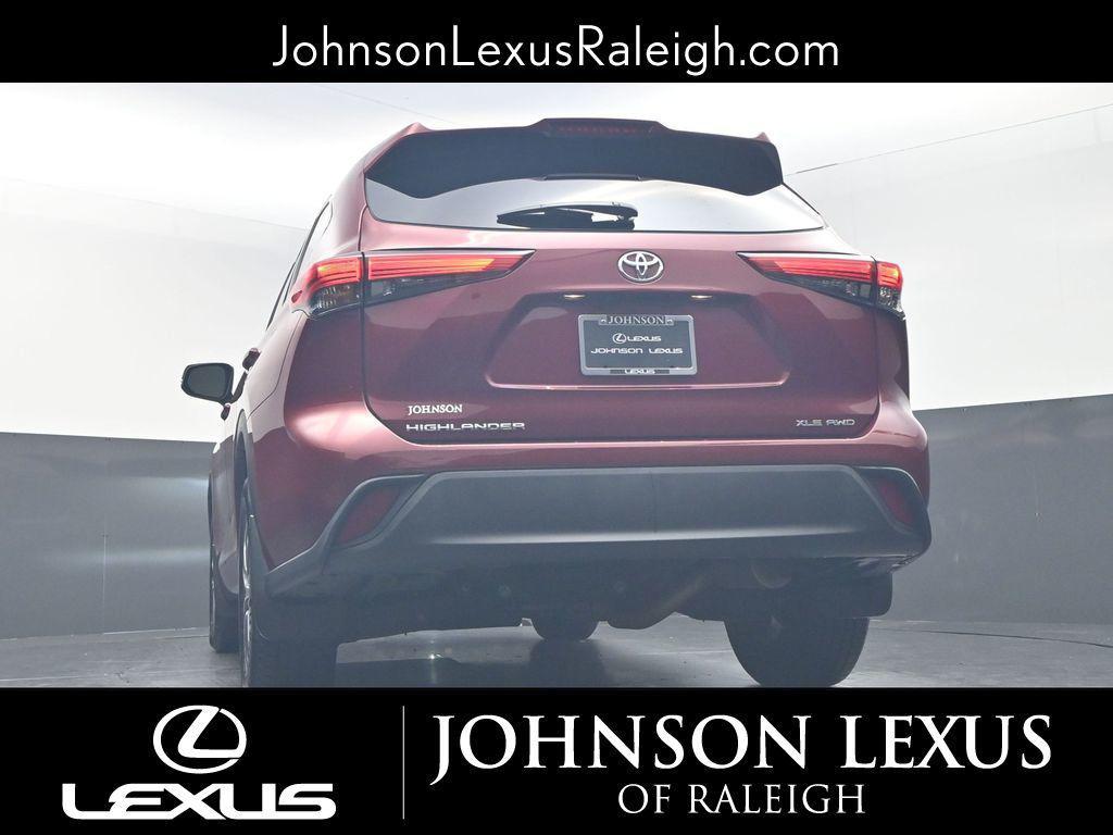 used 2022 Toyota Highlander car, priced at $27,958