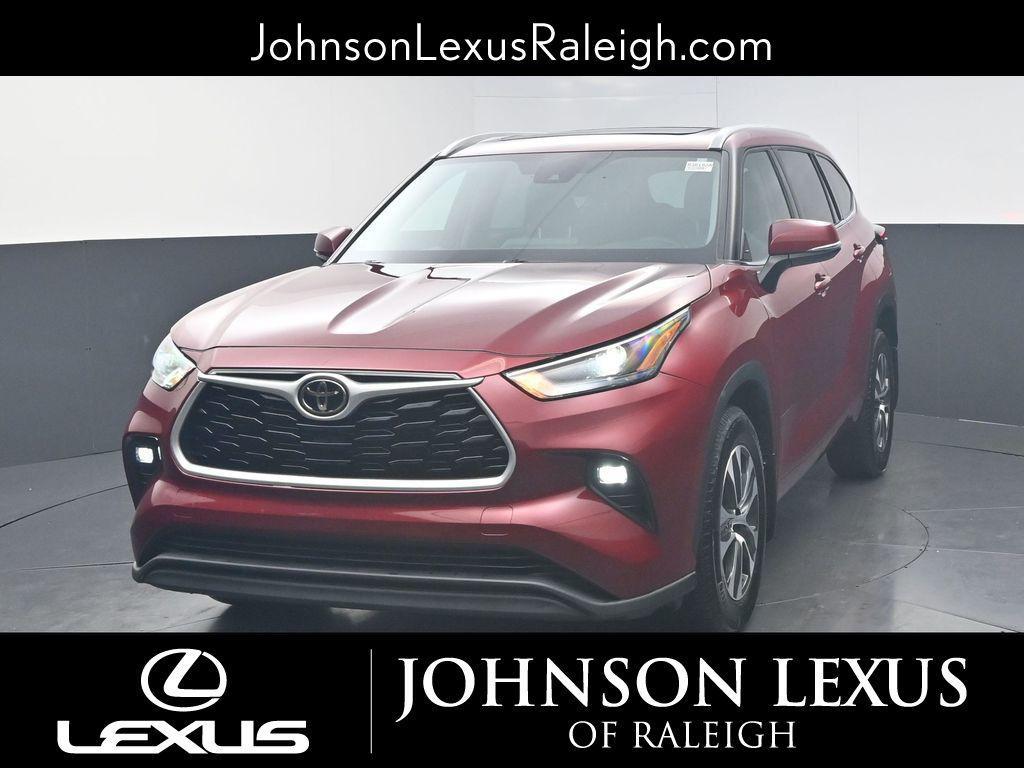 used 2022 Toyota Highlander car, priced at $27,958
