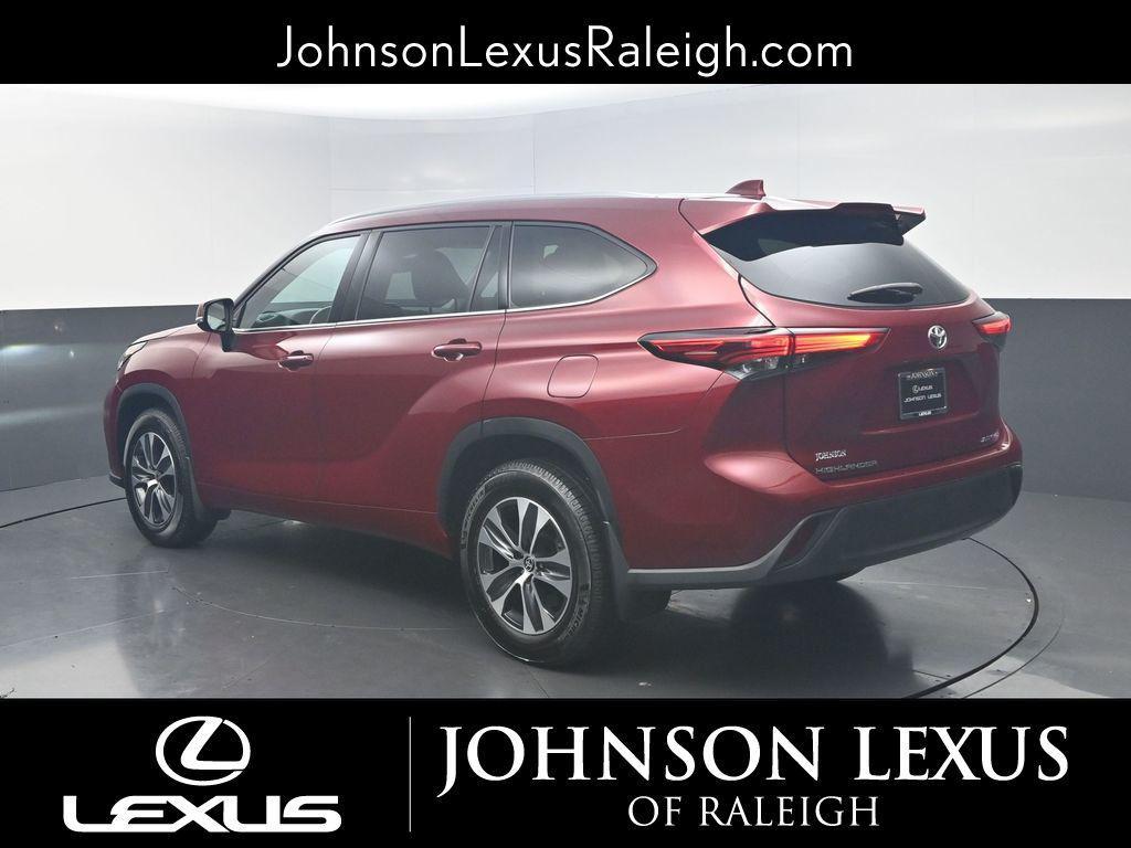 used 2022 Toyota Highlander car, priced at $27,958