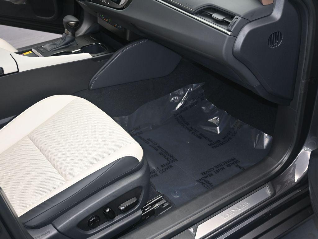 new 2025 Lexus ES 350 car, priced at $49,178