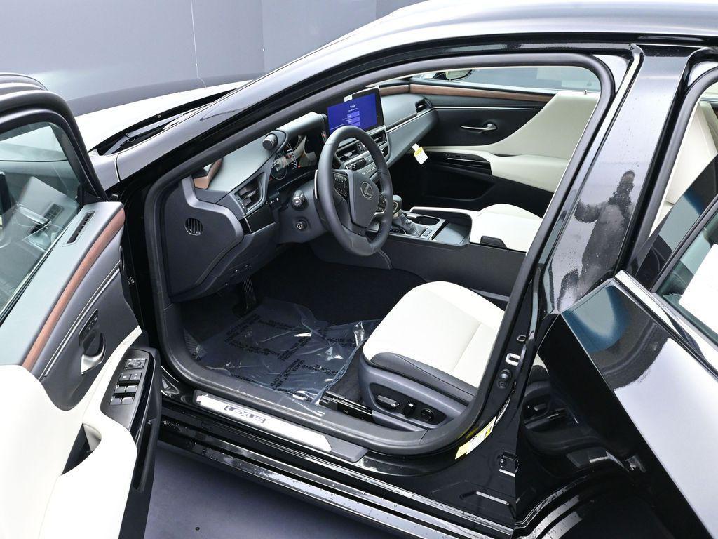 new 2025 Lexus ES 350 car, priced at $49,924
