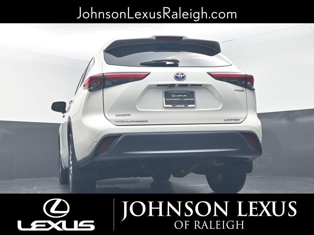 used 2020 Toyota Highlander Hybrid car, priced at $31,968