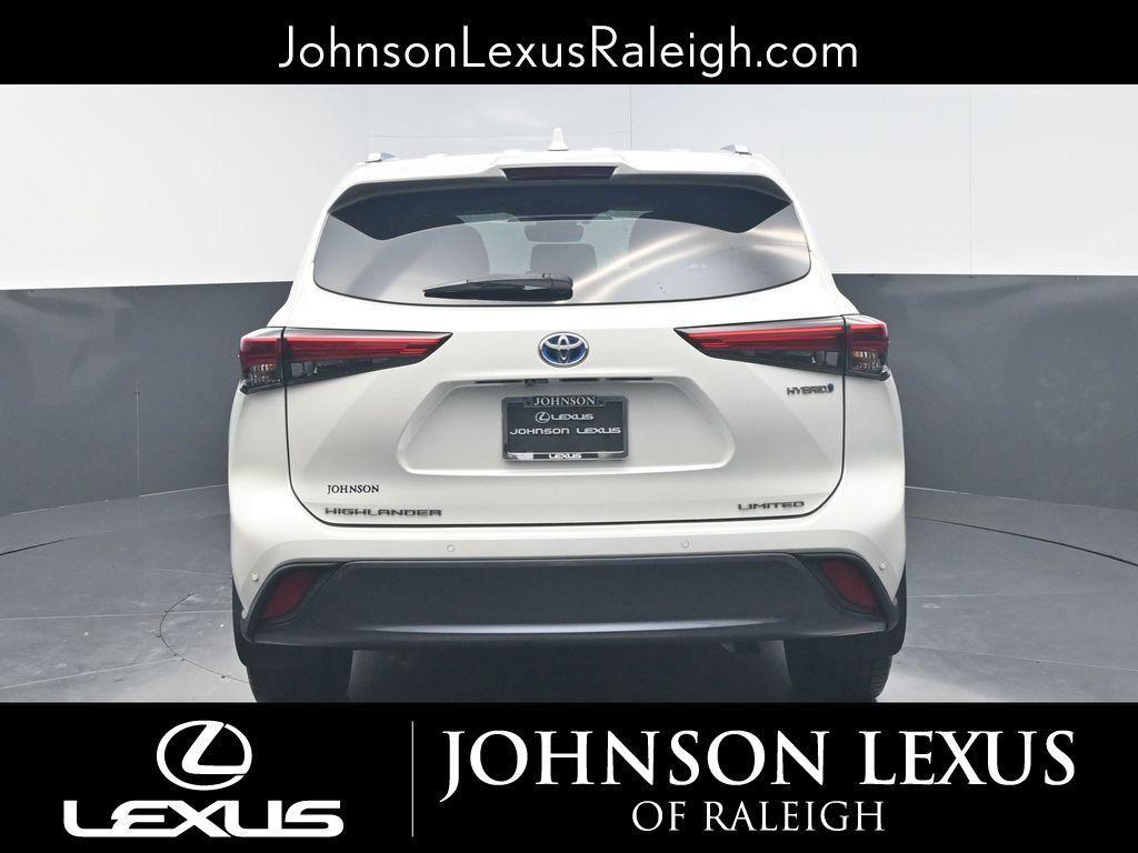 used 2020 Toyota Highlander Hybrid car, priced at $31,968