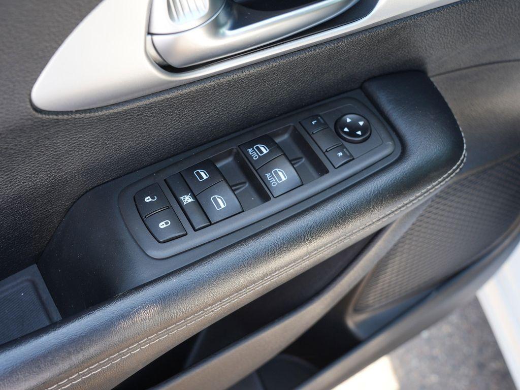 used 2021 Chrysler Pacifica car, priced at $21,249