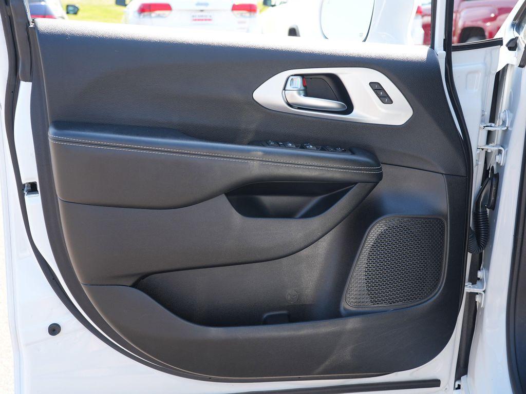 used 2021 Chrysler Pacifica car, priced at $21,249