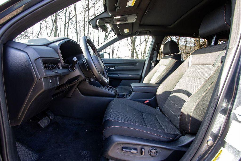 used 2025 Honda CR-V Hybrid car, priced at $27,900