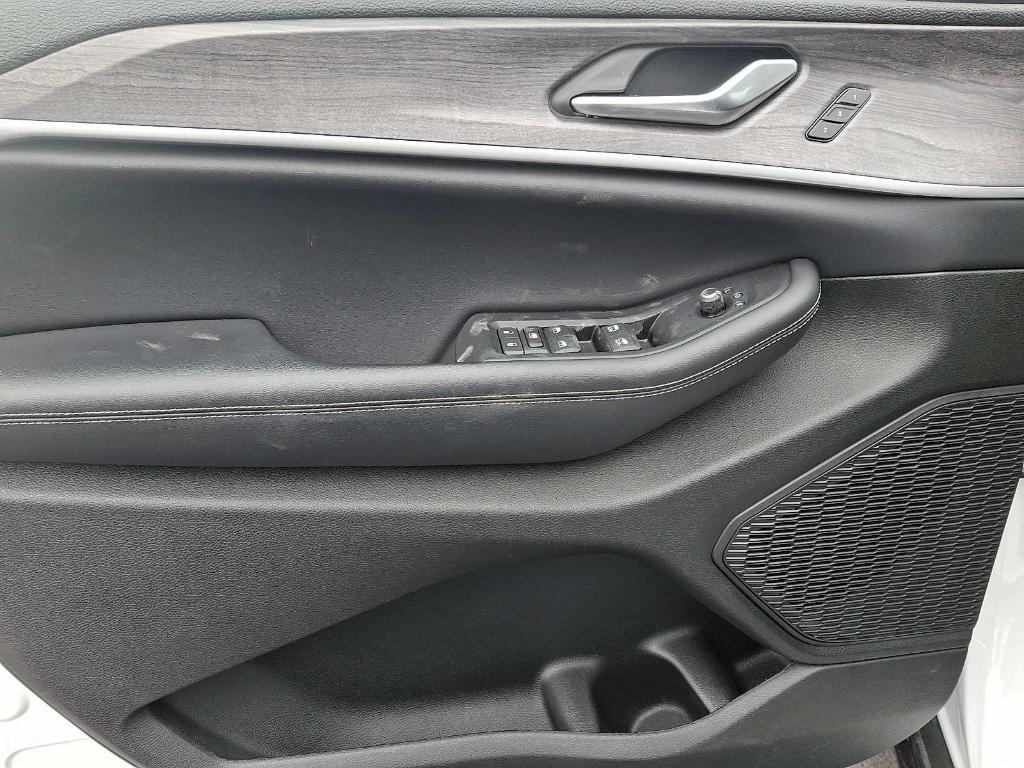 used 2023 Jeep Grand Cherokee car, priced at $31,998