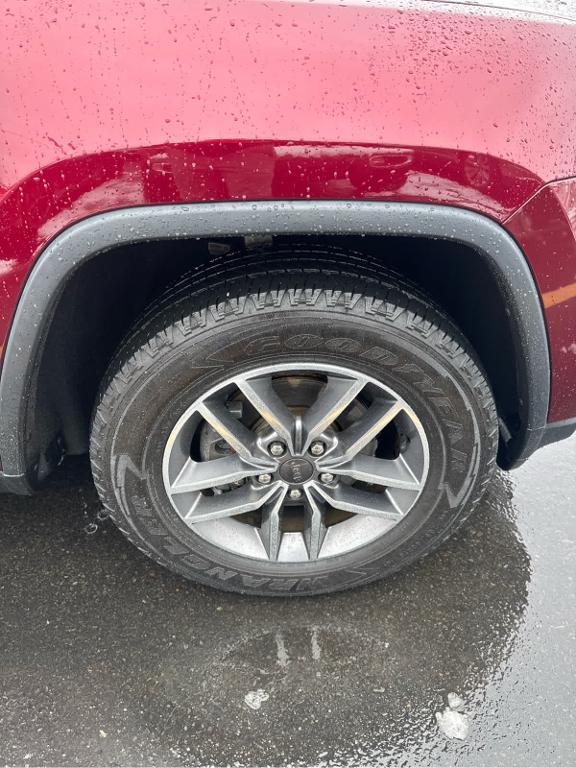 used 2020 Jeep Grand Cherokee car, priced at $21,995