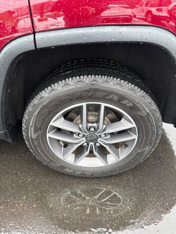 used 2020 Jeep Grand Cherokee car, priced at $21,995