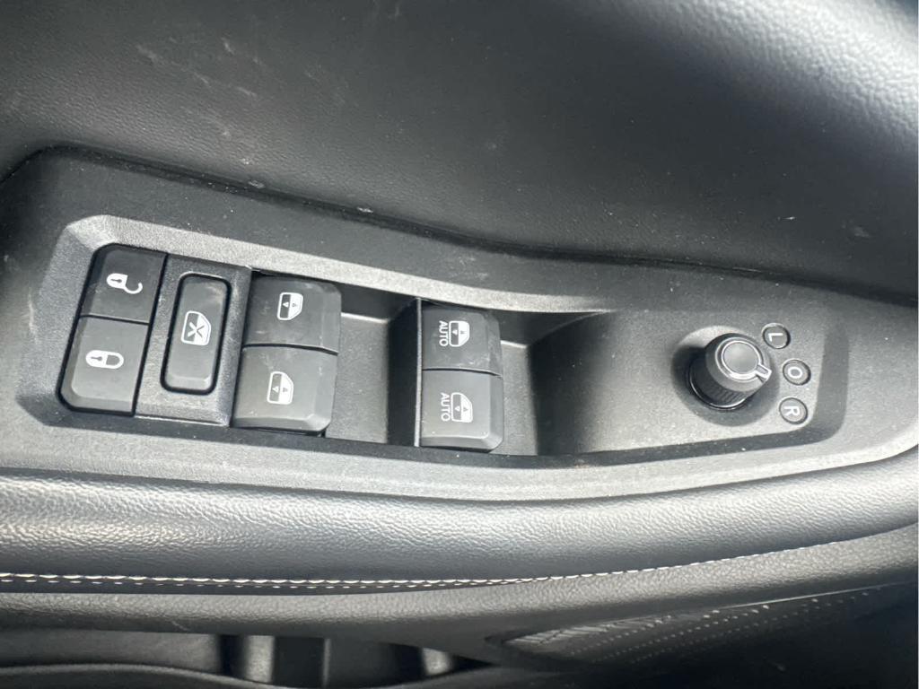 used 2023 Jeep Grand Cherokee car, priced at $32,998