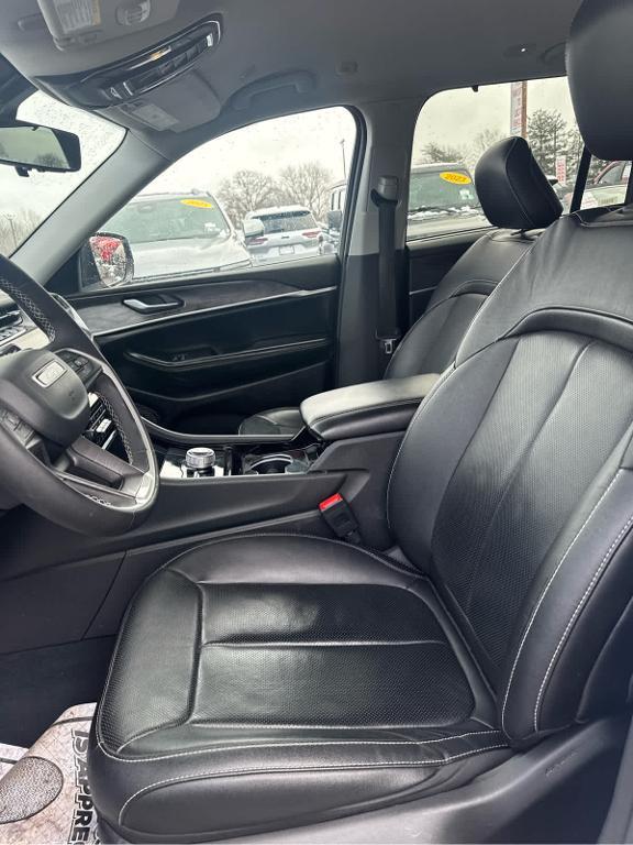 used 2023 Jeep Grand Cherokee car, priced at $32,998