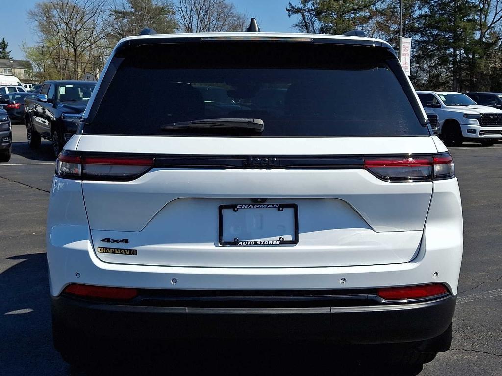 used 2023 Jeep Grand Cherokee car, priced at $34,889